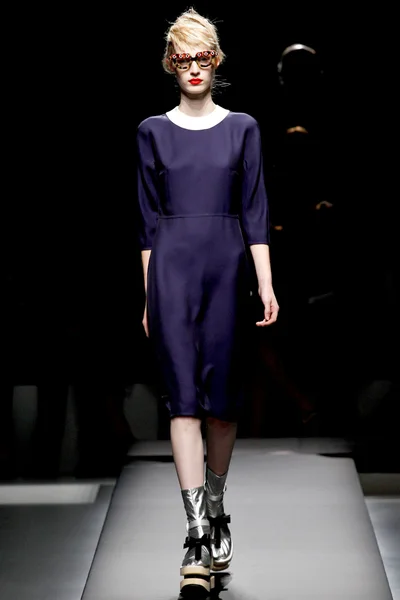 Look 16